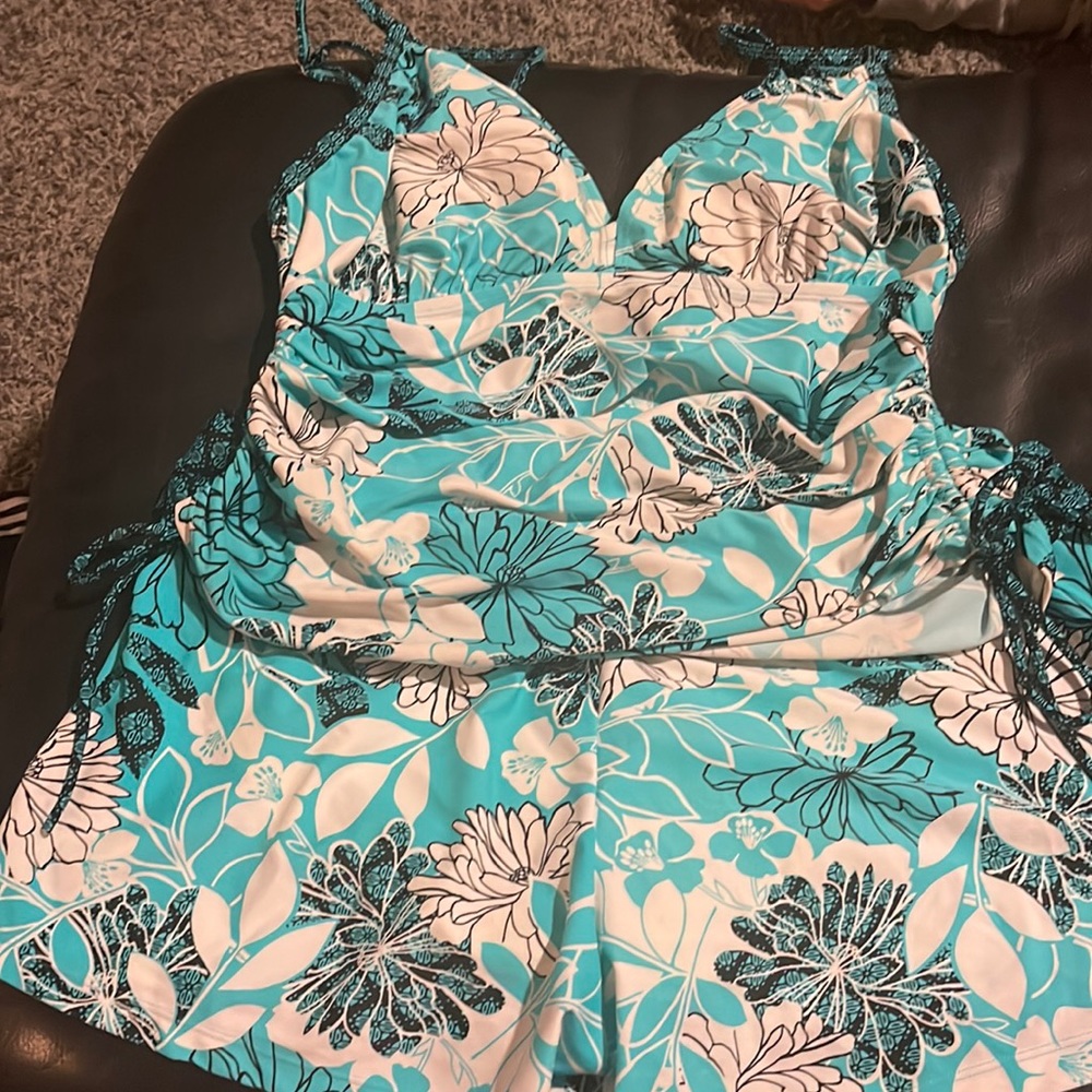 Athleta 2 piece swimsuit; bottoms are XL board shorts; top is 38DD/36DDD